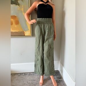 NEW Never Worn Aerie Stylish & Comfortable Easiest Cargo Pants in Olive Fun!